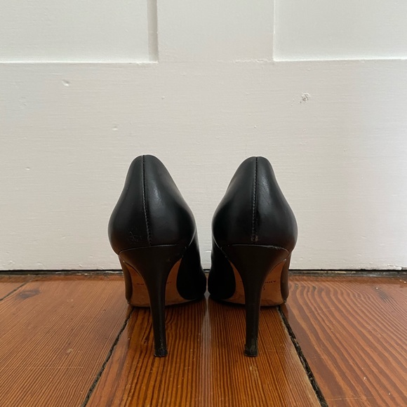 Ann Taylor classic black leather pumps, size 6.5 - Picture 5 of 6